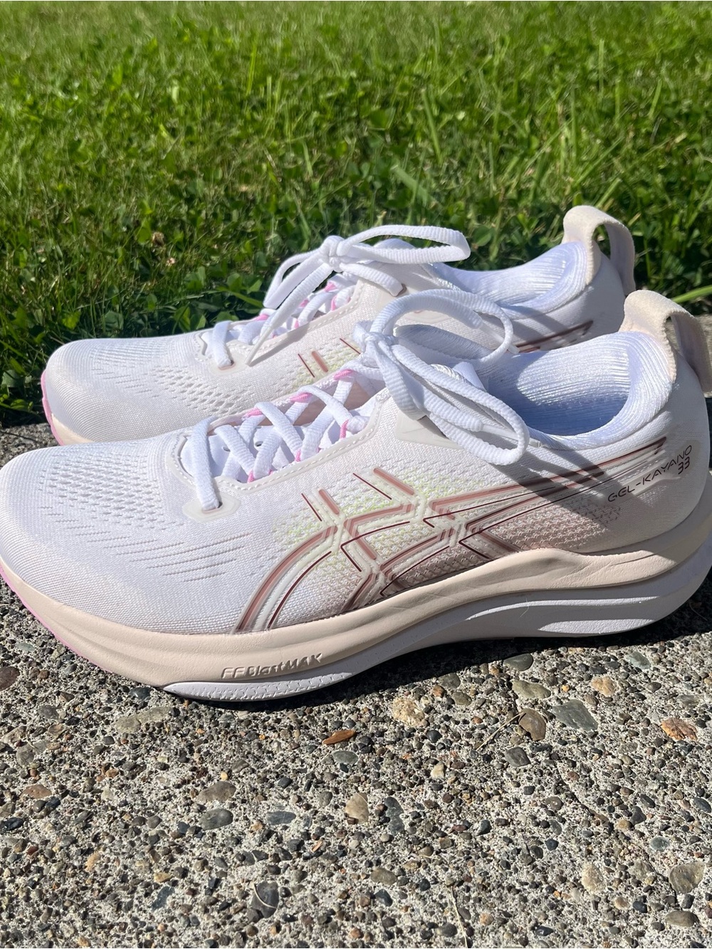Asics Gel Kayano 33 Women’s size 9 White Pink *no insoles*